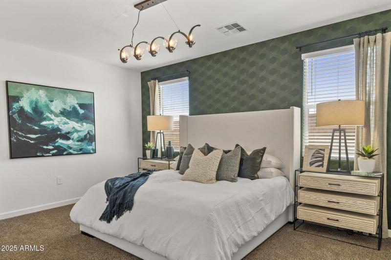 Easton Primary Suite, Former Model