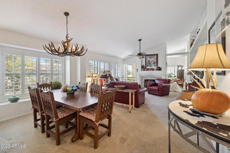 7-web-or-mls-8853-e-charter-oak-dr