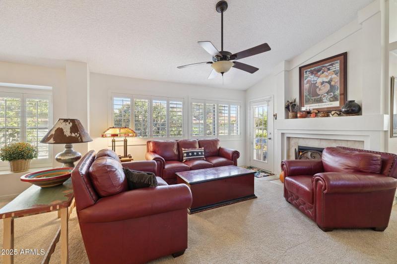 10-web-or-mls-8853-e-charter-oak-dr