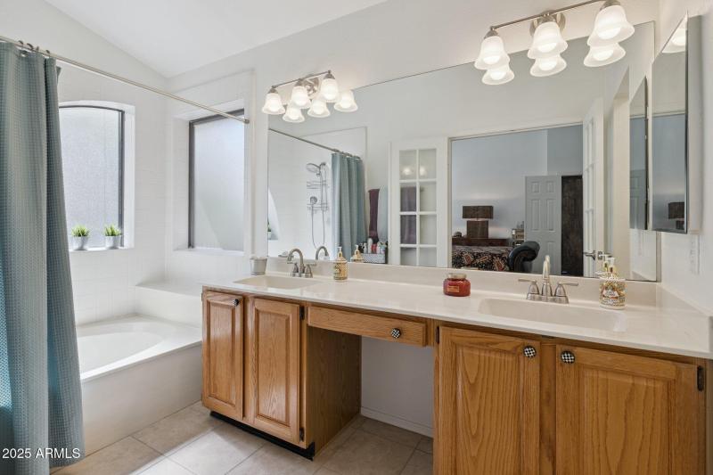 21-web-or-mls-8853-e-charter-oak-dr