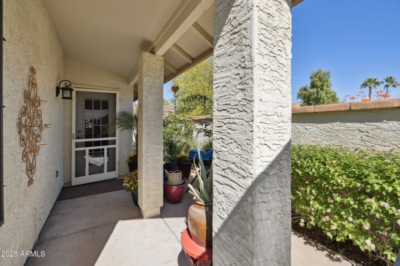 25-web-or-mls-8853-e-charter-oak-dr