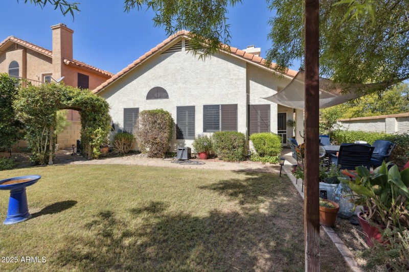 30-web-or-mls-8853-e-charter-oak-dr