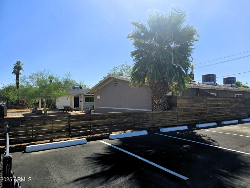 1629 1624 Side Building View