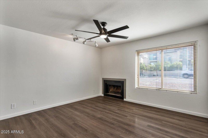 04-Living Room
