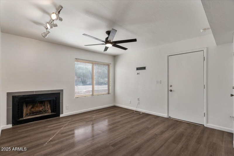 05-Living Room
