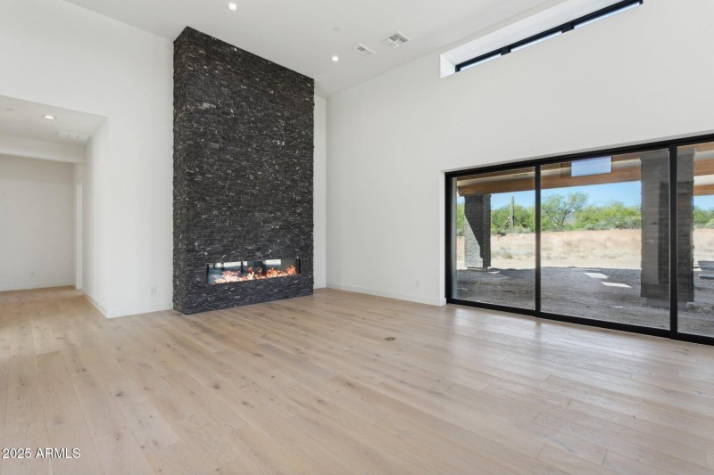 4-web-or-mls-35097-n-83rd-pl