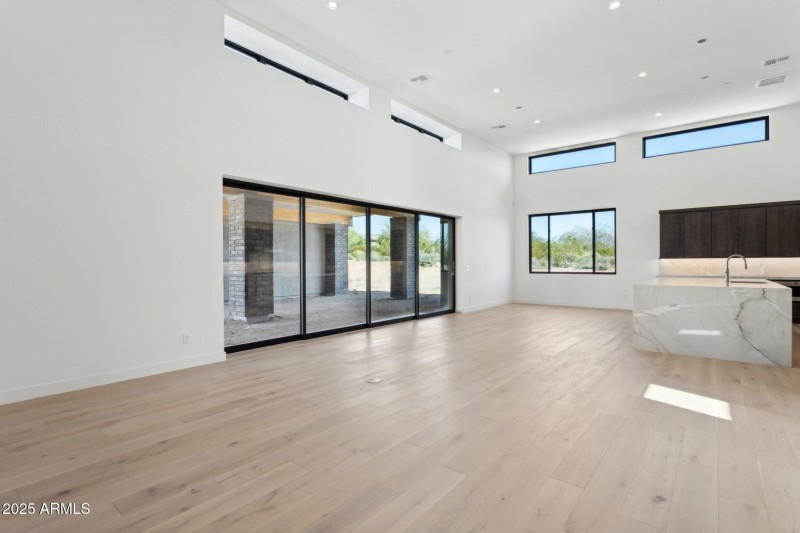 7-web-or-mls-35097-n-83rd-pl