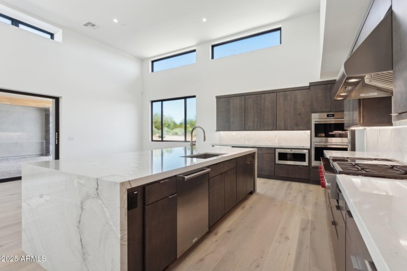 19-web-or-mls-35097-n-83rd-pl