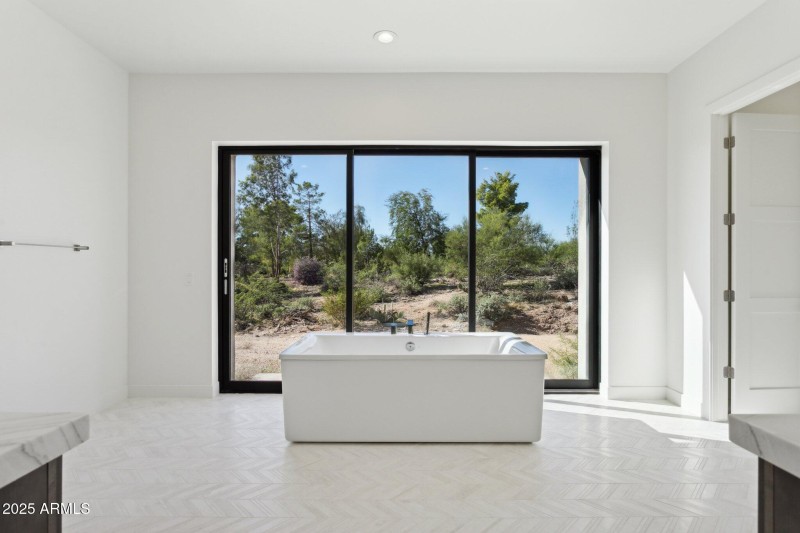 23-web-or-mls-35097-n-83rd-pl