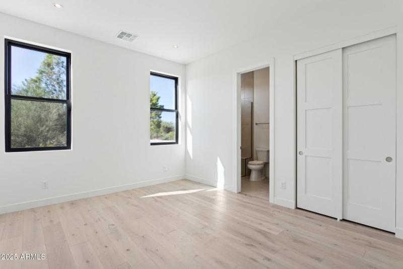 37-web-or-mls-35097-n-83rd-pl