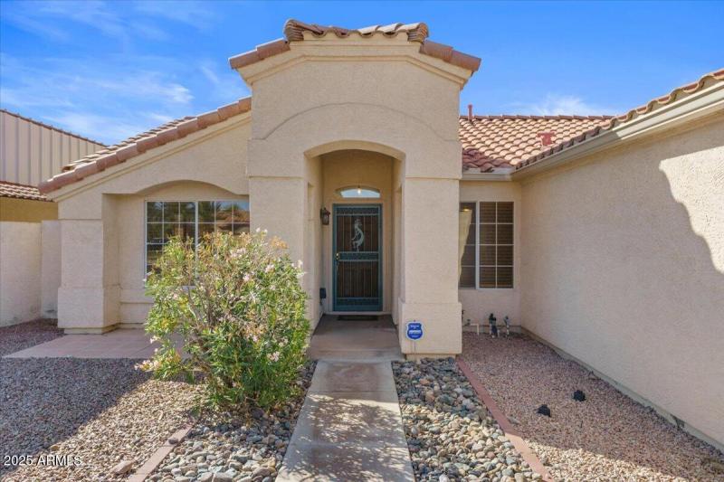 04-Front walkway