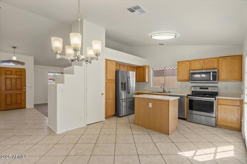 10-Dining and Kitchen