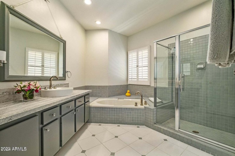 2nd Master Bathroom