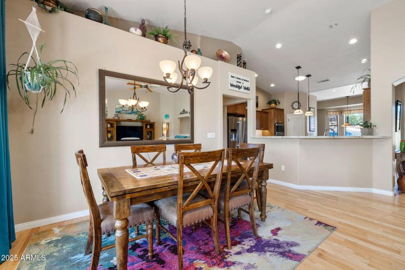 16-Dining Room (2)