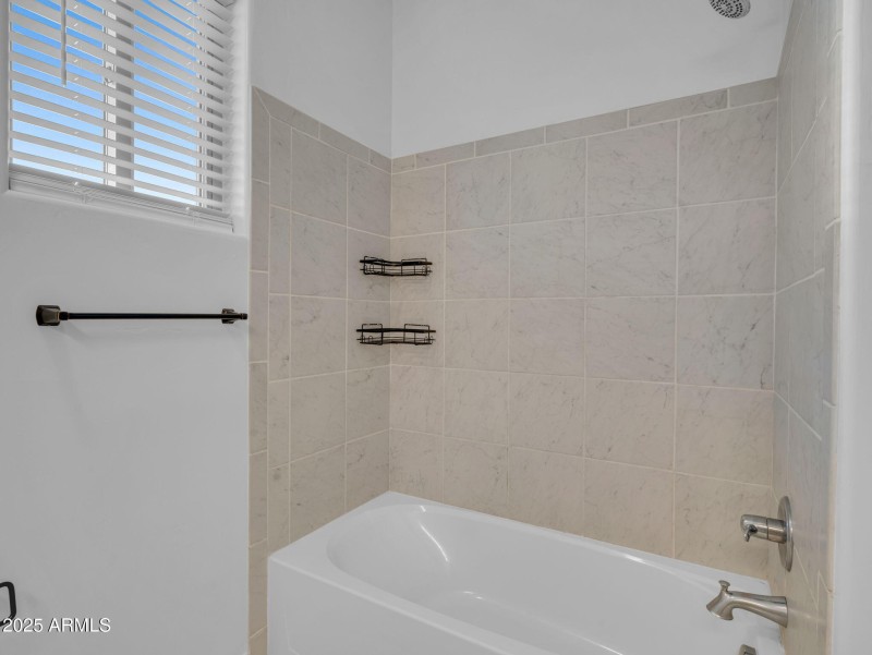 upper 2nd full bath