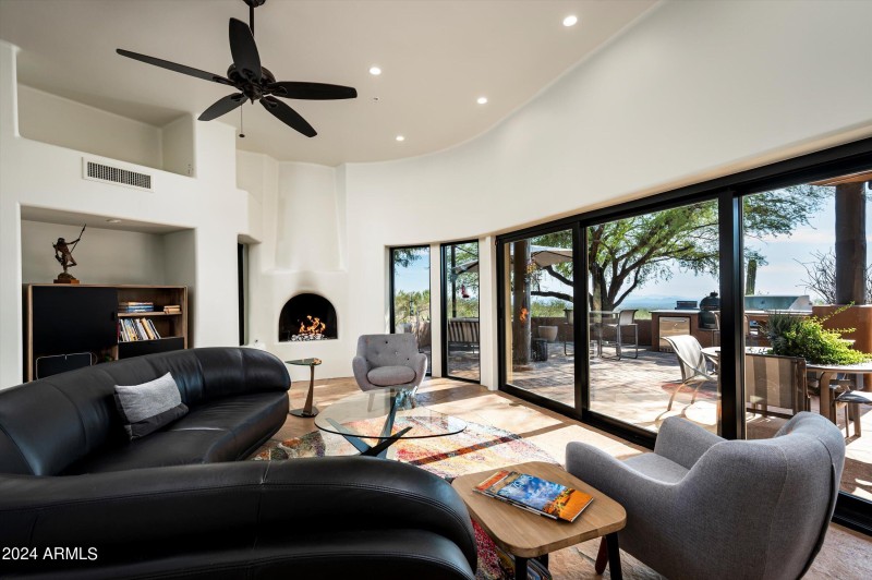 Family Room Detail