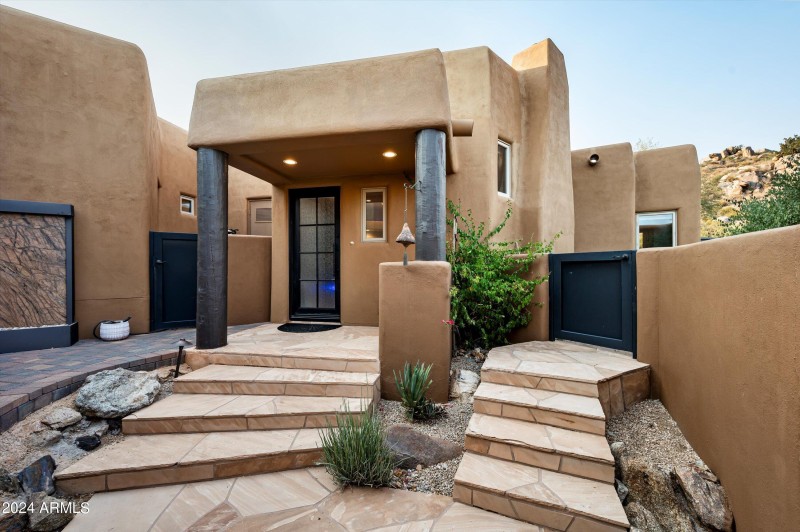 Casita Entry