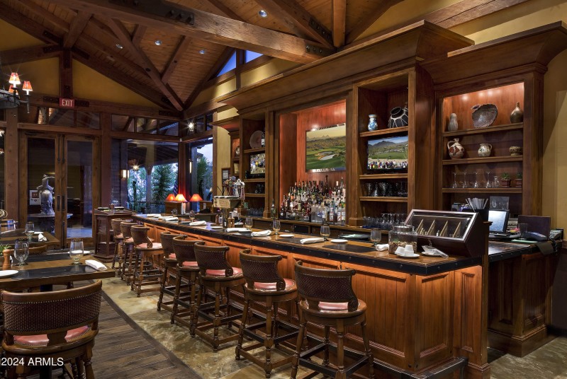Outlaw Bar