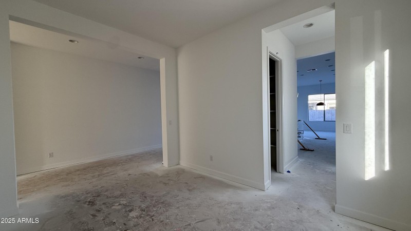 09 - Dining Room