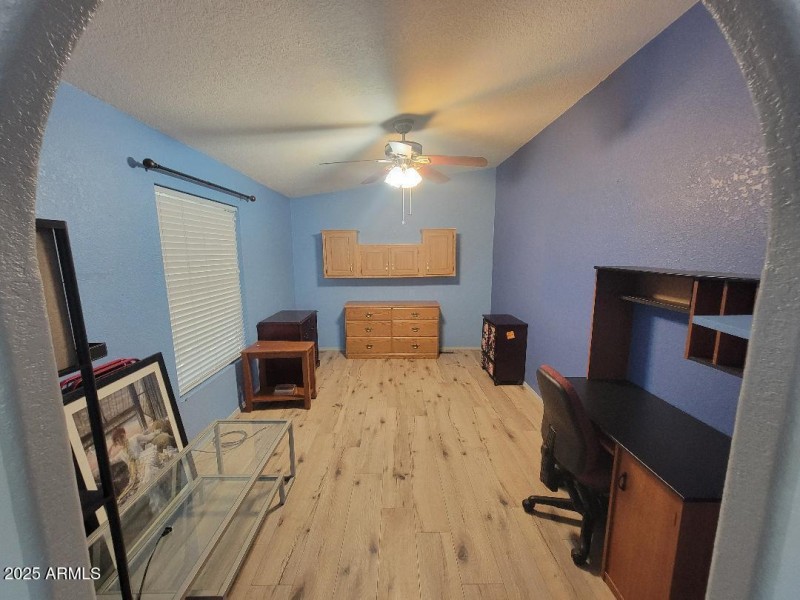 3804 Kansas den