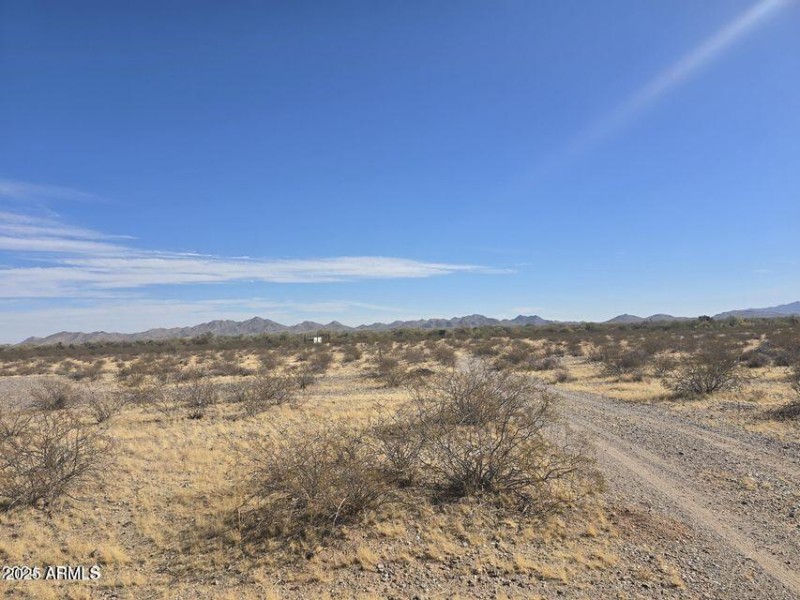 dirt road to land in maricopa