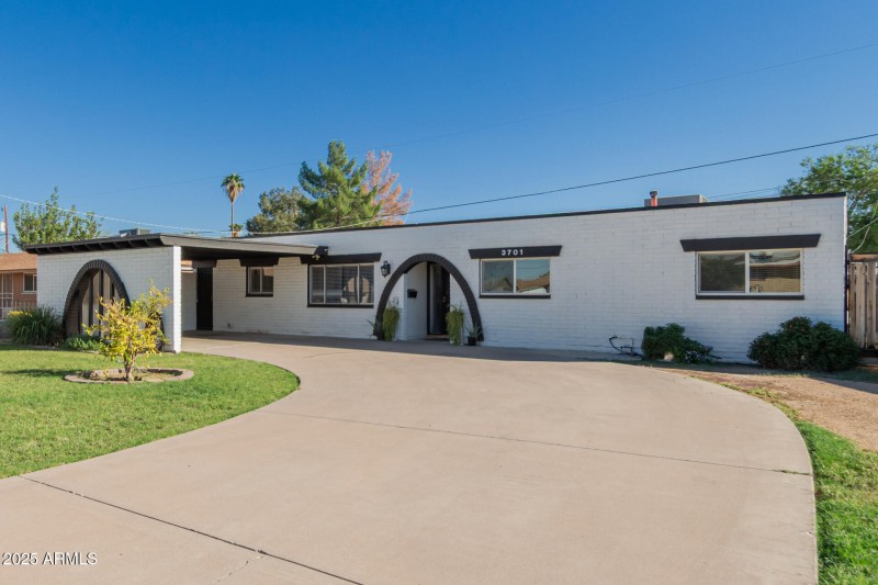 5 - Griswold 3701