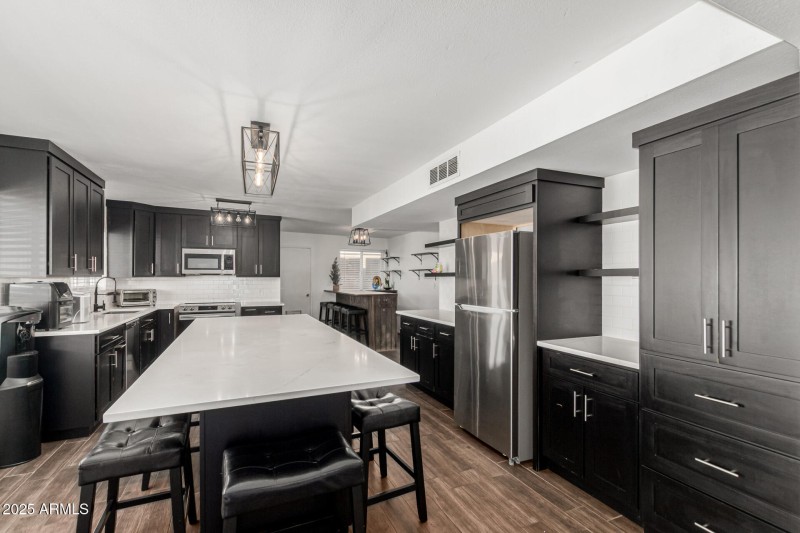 16 - Griswold 3701