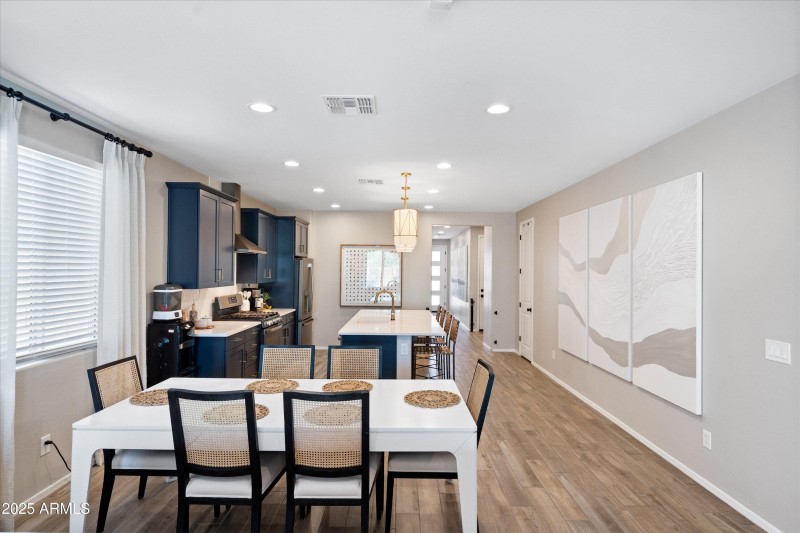 Dining to Kitchen