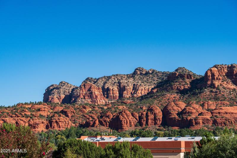 JL_105ViaDelViento-exteriors-10