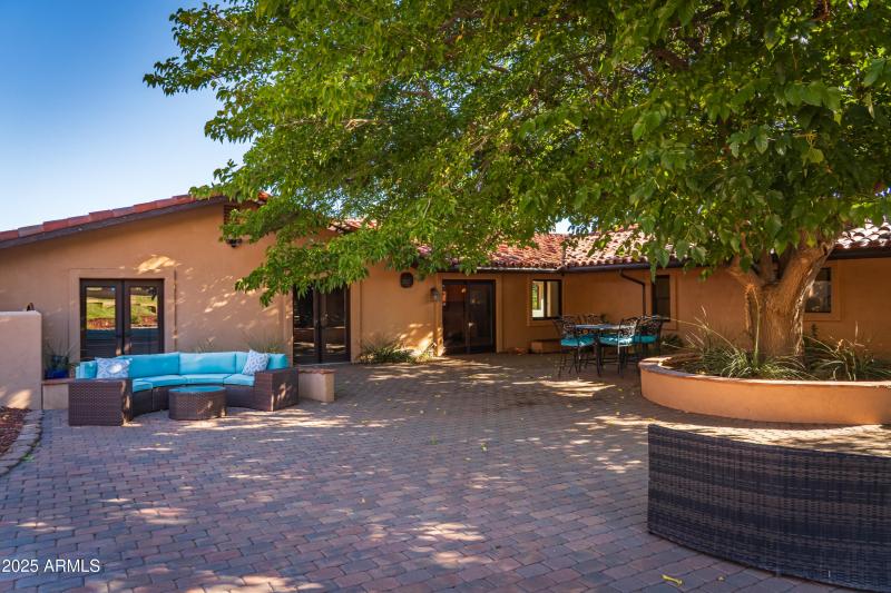 JL_105ViaDelViento-exteriors-14