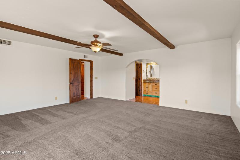 JL_105ViaDelViento-interiors-Bedrooms-03