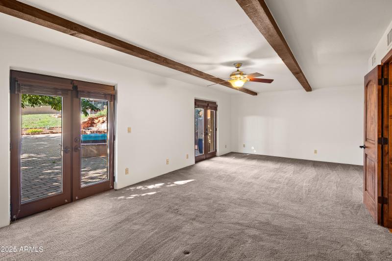 JL_105ViaDelViento-interiors-Bedrooms-08