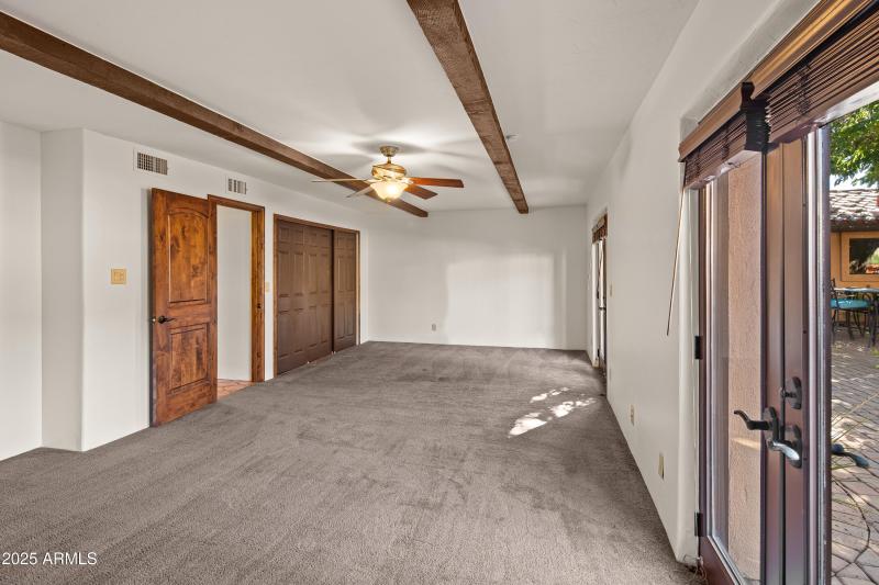 JL_105ViaDelViento-interiors-Bedrooms-09