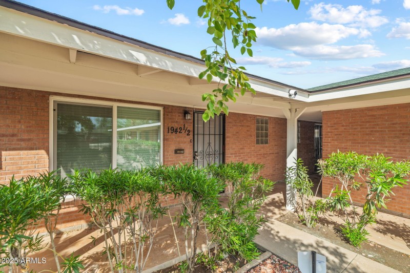 06-exterior-newside-1940_1942