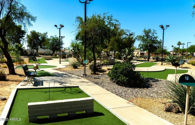 Sun City West - miniture golf