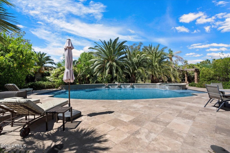 LARGE POOL