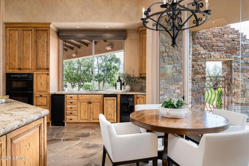 Kitchen dining