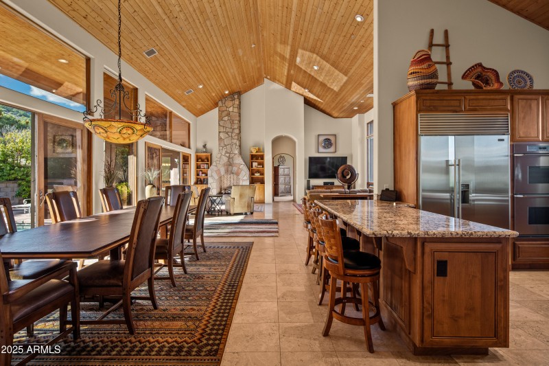JL_220CrystalSkyDr-interiors-CommonAreas