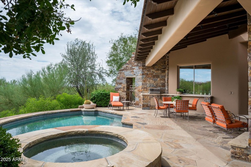 Spa & Pool