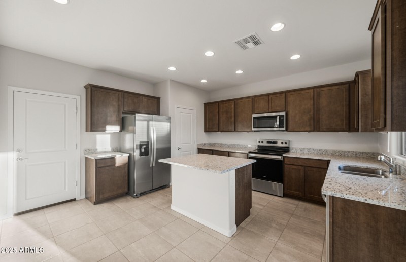 Cafe/Kitchen