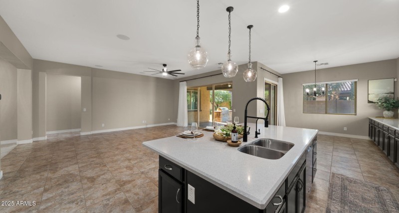 11-web-or-mls-Great Room1