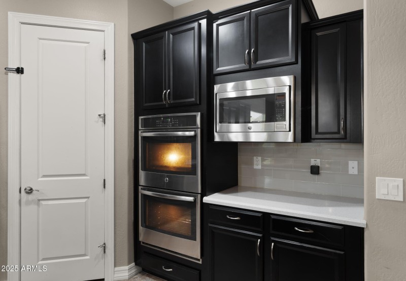 15-web-or-mls-Great Room10