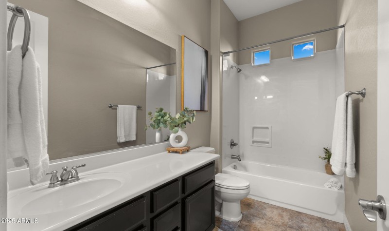 29-web-or-mls-Full Bathroom