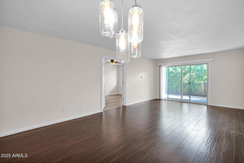 14-web-or-mls-P1303893