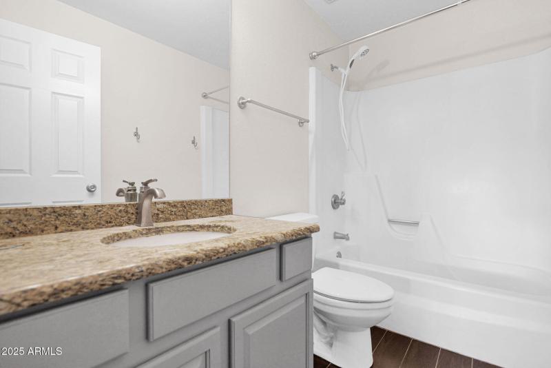 23-web-or-mls-P1303908