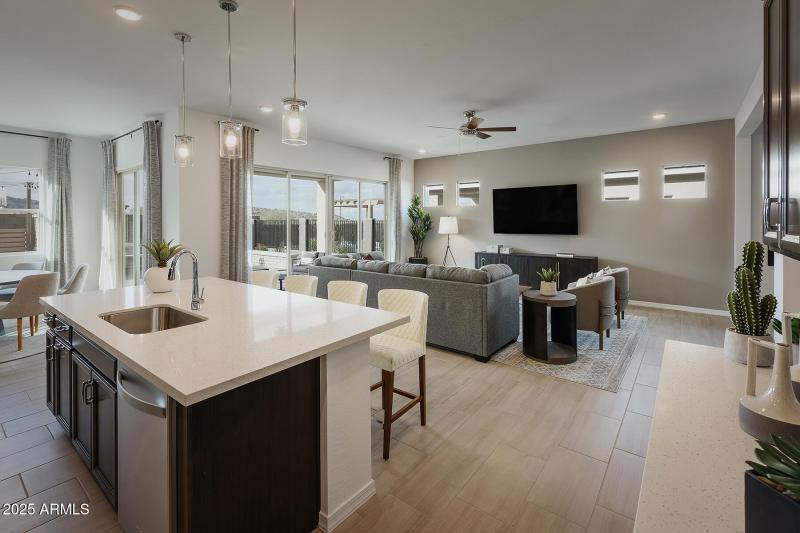 PHX_Pinnacle STH_Mercury Kitchen Area Tw