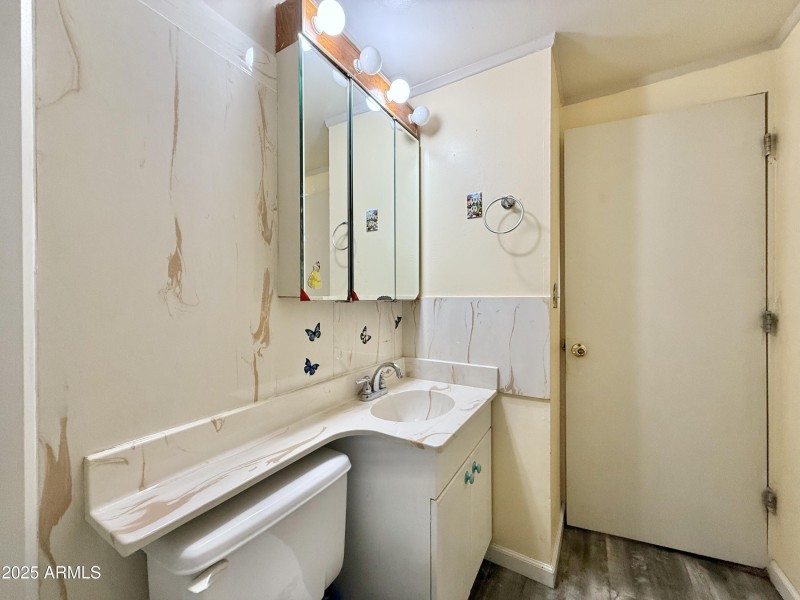 15-Main Bathroom