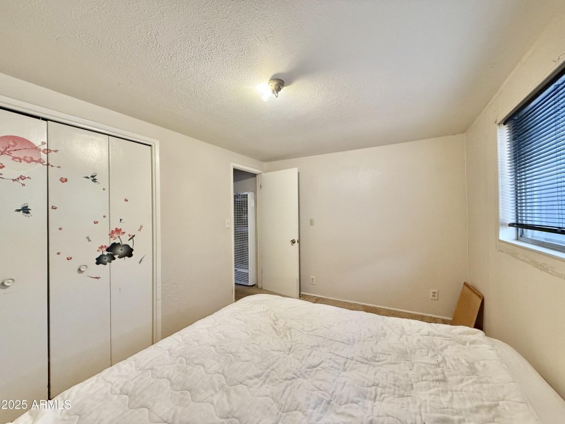 16-Bedroom 2 entry