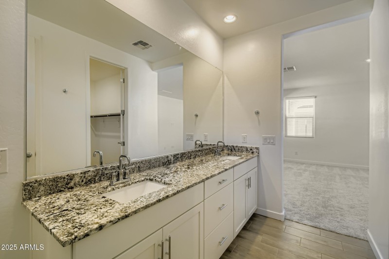 Owners Bath