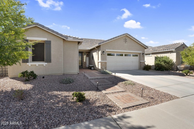 2-web-or-mls-2829 E Virginia St - 1